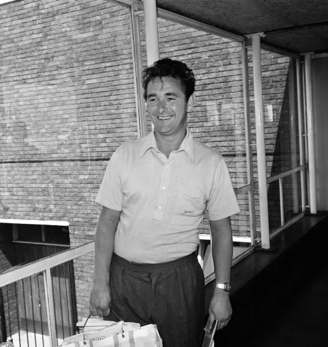 Framed Print : Football manager Brian Clough returns from Palma before starting his new job as manager Framed Print : Football manager Brian Clough returns from Palma before starting his new job as manager