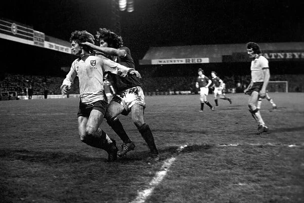 Football: Norwich F. C. (1) v. Manchester United F. C. (0). January 1975 75-00414-052