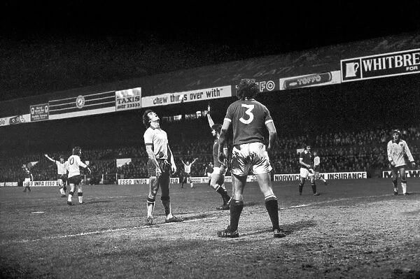 Football: Norwich F. C. (1) v. Manchester United F. C. (0). January 1975 75-00414-018