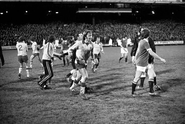 Football: Norwich F. C. (1) v. Manchester United F. C. (0). January 1975 75-00414-043