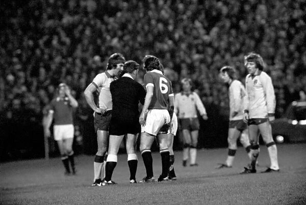 Football: Norwich F. C. (1) v. Manchester United F. C. (0). January 1975 75-00414-005