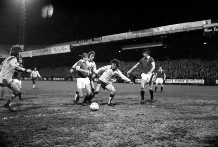 Framed Print : Football: Norwich F. C. (1) v. Manchester United F. C. (0). January 1975 75-00414-045 Framed Print : Football: Norwich F. C. (1) v. Manchester United F. C. (0). January 1975 75-00414-045
