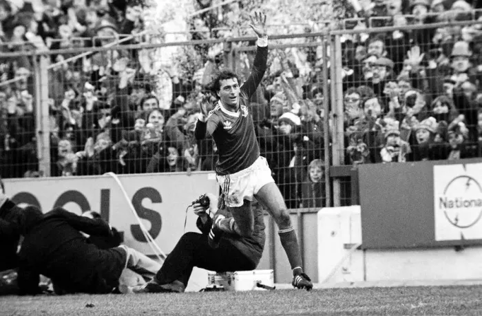 Framed Print : Football: Nottingham Forest vs. Sunderland. December 1980 80-07212-006 Framed Print : Football: Nottingham Forest vs. Sunderland. December 1980 80-07212-006