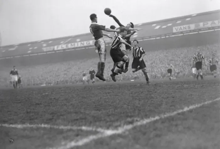 Framed Print : Football Portsmouth v Newcastle SP 9 / 3 / 1952 C1171 Framed Print : Football Portsmouth v Newcastle SP 9 / 3 / 1952 C1171