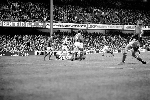 Football: Queens Park Rangers (1) vs. Chelsea F. C. (0). March 1975 75-01518-027