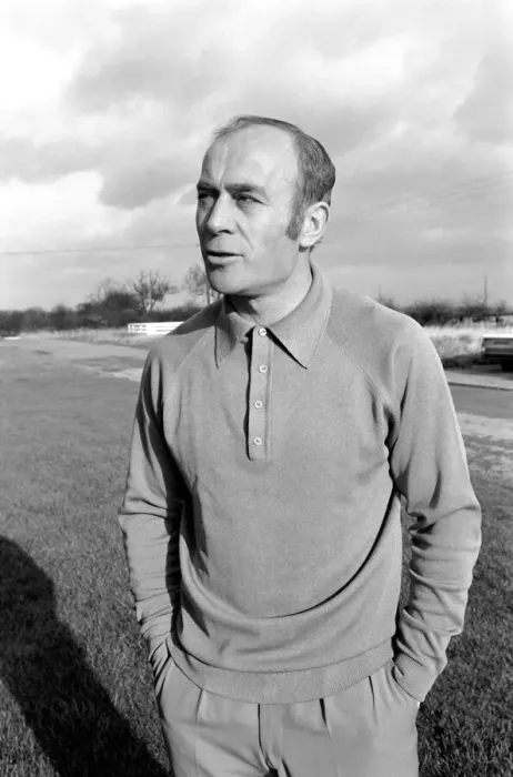 Framed Print : Football: Ron Saunders. Aston Villa F. C. Manager. January 1975 75-00385-002 Framed Print : Football: Ron Saunders. Aston Villa F. C. Manager. January 1975 75-00385-002
