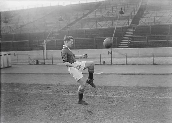 Football Roy Bentley of Chelsea, seen here training. 1  /  1  /  1951 B316  /  7