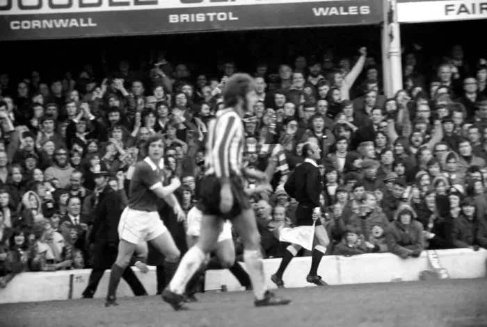 Framed Print : Football: Southampton F. C. vs. Manchester City United F. C. April 1975 75-1785-020 Framed Print : Football: Southampton F. C. vs. Manchester City United F. C. April 1975 75-1785-020