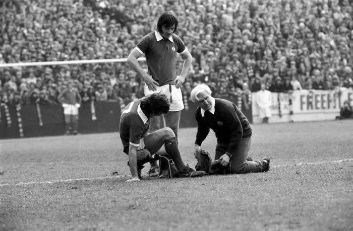 Framed Print : Football: Southampton F. C. vs. Manchester City United F. C. April 1975 75-1785-014 Framed Print : Football: Southampton F. C. vs. Manchester City United F. C. April 1975 75-1785-014