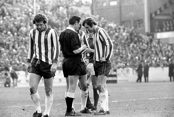Football: Southampton F. C. vs. Manchester City United F. C. April 1975 75-1785-025