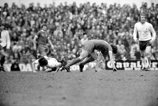 Football: Spurs F. C. vs. Liverpool F. C. March 1975 75-01596-004