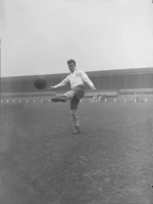 Framed Print : Football Tom Finney (Preston) circa 1949 016608  /  4