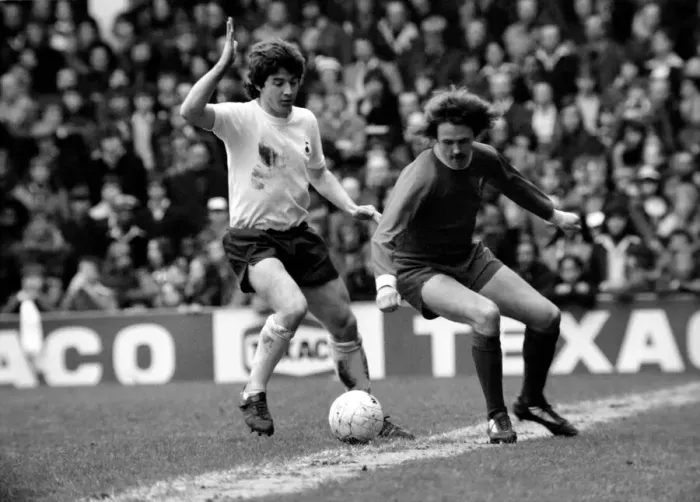 Framed Print : Football: Tottenham Hotspur F. C. vs. Liverpool F. C. March 1975 75-01598-051