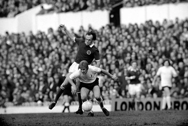 Football: Tottenham Hotspur F. C. vs. Leicester City F. C. February 1975 75-01041-011