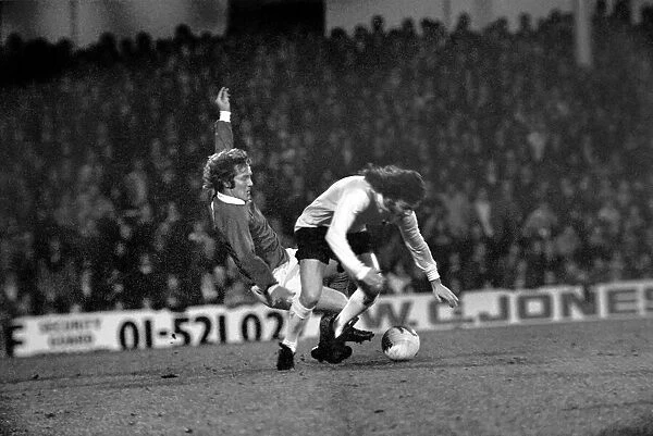Football: Tottenham Hotspur F. C. vs. Nottingham Forest F. C. January 1975 75-00164-010