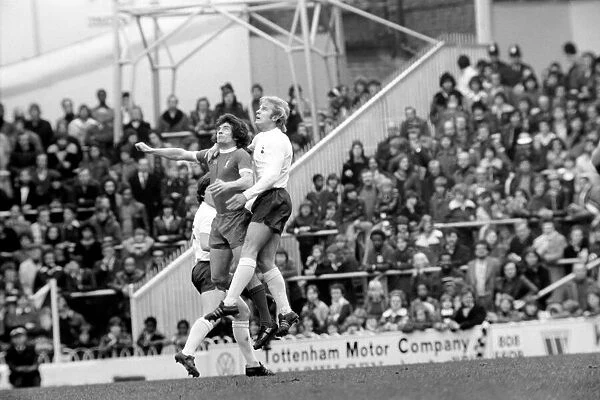 Football: Tottenham Hotspur F. C. vs. Liverpool F. C. March 1975 75-01598-016