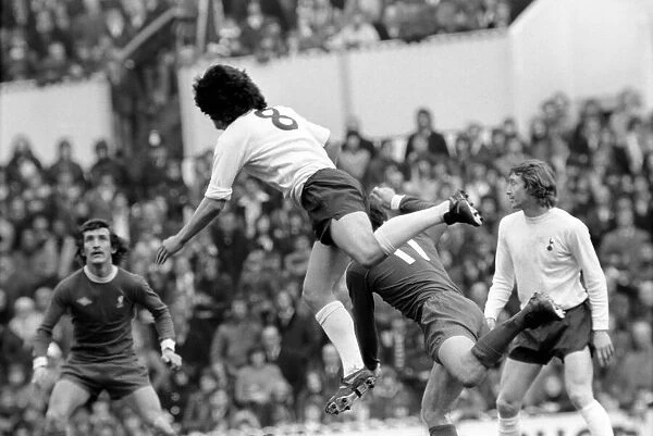 Football: Tottenham Hotspur F. C. vs. Liverpool F. C. March 1975 75-01598-008