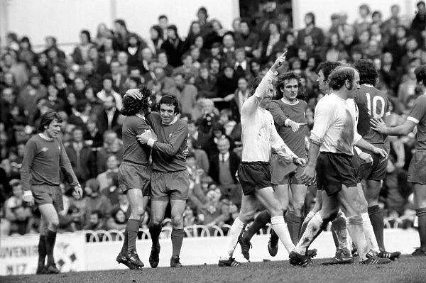 Football: Tottenham Hotspur F. C. vs. Liverpool F. C. March 1975 75-01598-052