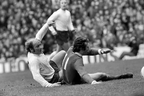 Football: Tottenham Hotspur F. C. vs. Liverpool F. C. March 1975 75-01598-062