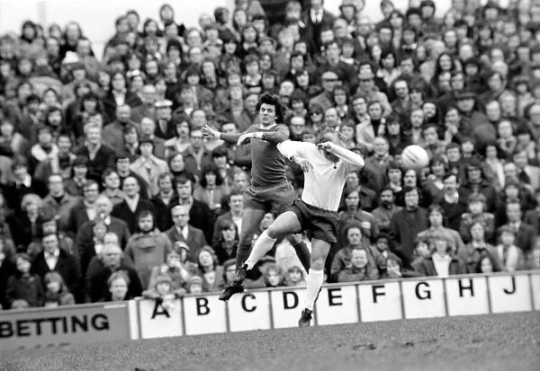 Football: Tottenham Hotspur F. C. vs. Liverpool F. C. March 1975 75-01598-027
