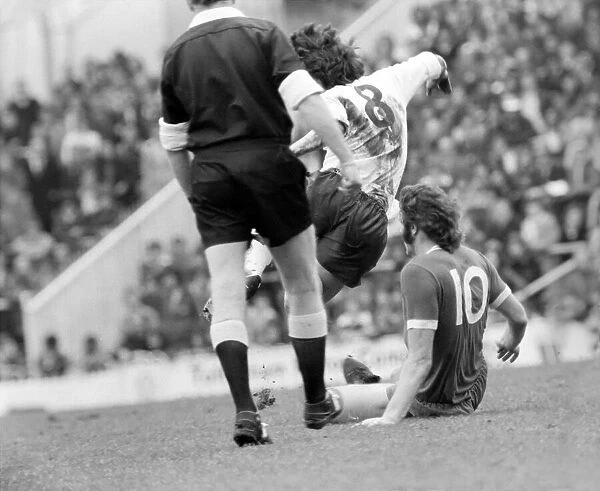 Football: Tottenham Hotspur F. C. vs. Liverpool F. C. March 1975 75-01598-001
