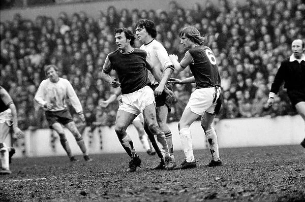 Football: West Ham F. C. v. Burnley. West Ham (2) v. Burnley (1). March 1975 75-01466-066
