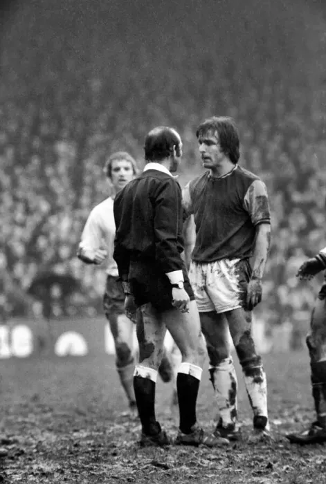 Framed Print : Football: West Ham F. C. v. Burnley. West Ham (2) v. Burnley (1). March 1975 75-01466-051