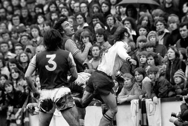 Football: West Ham F. C. v. Burnley. West Ham (2) v. Burnley (1). March 1975 75-01466-025