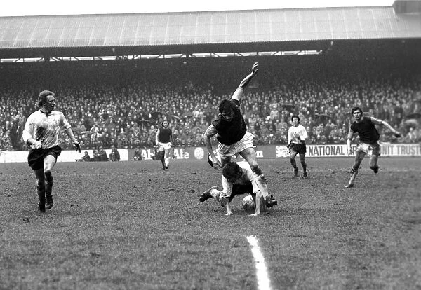 Football: West Ham vs. Burnley F. C. March 1975 75-01462-005