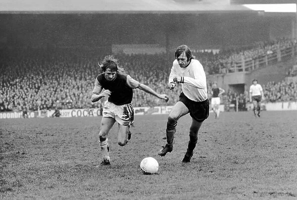 Football: West Ham vs. Burnley F. C. March 1975 75-01462-036