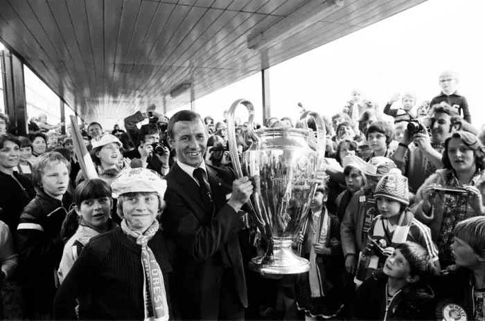 Framed Print : Footballer John McGovern being greeted by fans after the Nottingham Forest victory in Framed Print : Footballer John McGovern being greeted by fans after the Nottingham Forest victory in