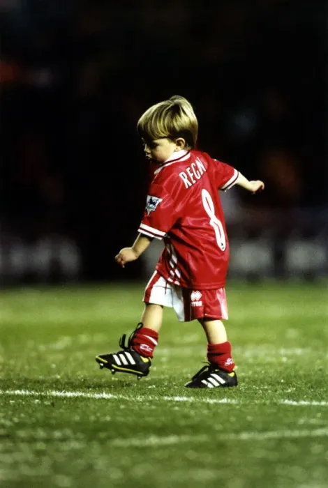 Framed Print : Footballer Paul Gascoigne - Gazza Like father like son - three-year-old Regan