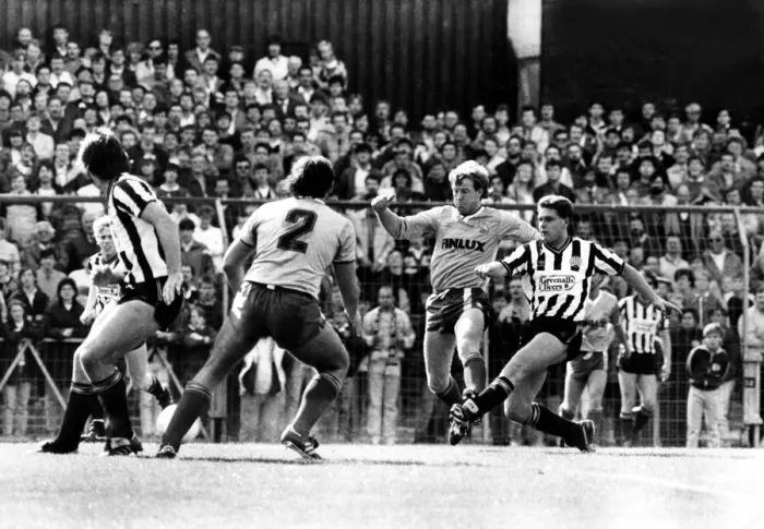 Framed Print : Footballer Paul Gascoigne - Gazza Newcastle United v Sheffield Wednesday 6