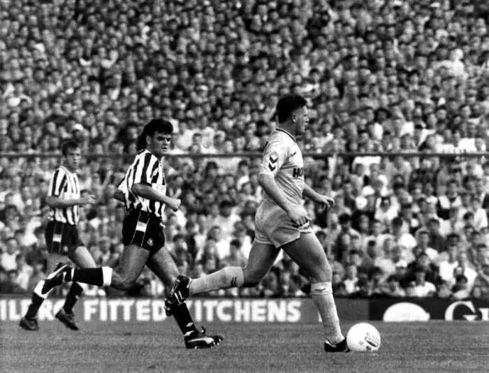Framed Print : Footballer Paul Gascoigne - Gazza Newcastle United v Tottenham Hotspur 3 September