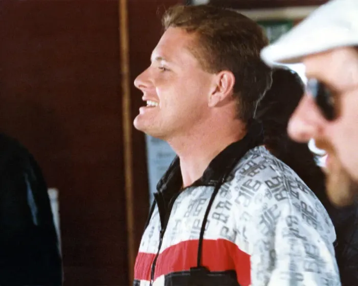 Framed Print : Footballer Paul Gascoigne - Gazza Paul Gascoigne with Lindisfarne promoting their Framed Print : Footballer Paul Gascoigne - Gazza Paul Gascoigne with Lindisfarne promoting their