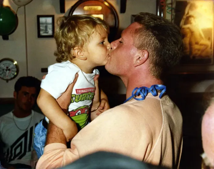 Framed Print : Footballer Paul Gascoigne - Gazza Paul Gascoigne opens the Deep Pan Pizza Framed Print : Footballer Paul Gascoigne - Gazza Paul Gascoigne opens the Deep Pan Pizza