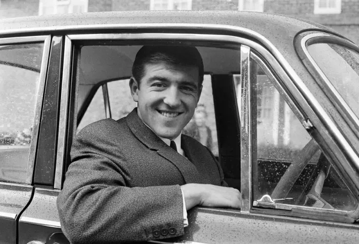Framed Print : Footballer Terry Venables on his way to work using public transport in London Framed Print : Footballer Terry Venables on his way to work using public transport in London