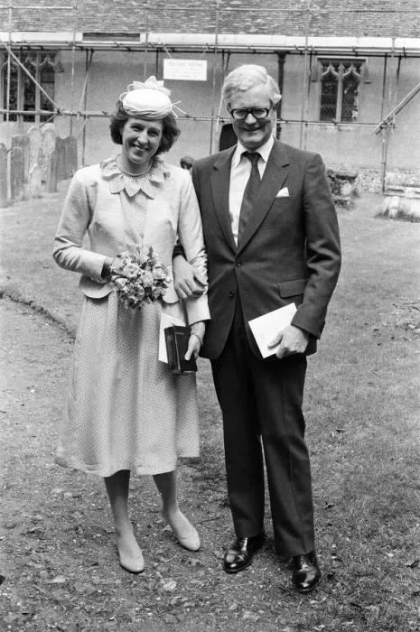 Framed Print : Foreign Office Minister Douglas Hurd took time off from the Falklands crisis to marry his Framed Print : Foreign Office Minister Douglas Hurd took time off from the Falklands crisis to marry his