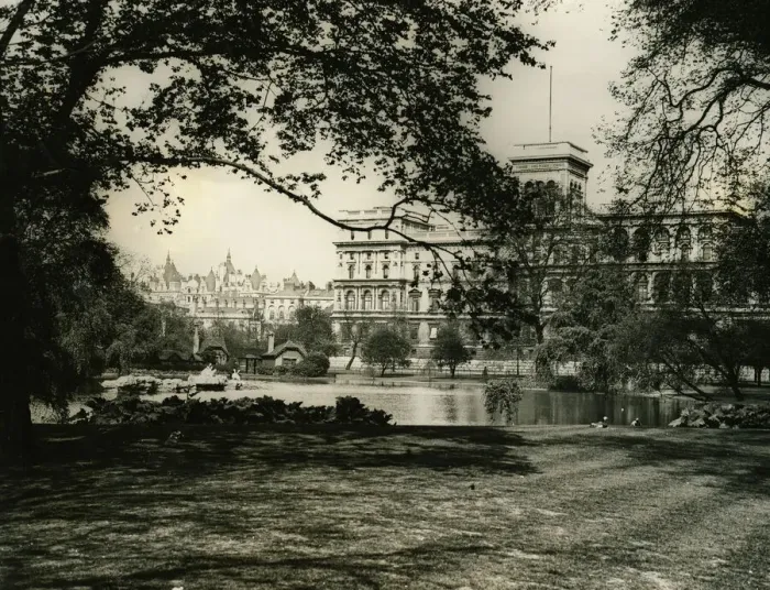 Framed Print : The Foreign Office seen here from St James Park London Parks Summer