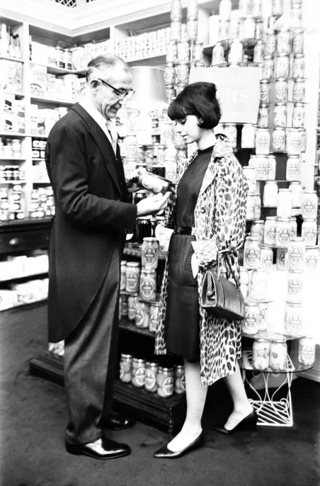 Framed Print : Fortnum & Mason Department Store, Piccadilly, Central London, 18th August 1964 Framed Print : Fortnum & Mason Department Store, Piccadilly, Central London, 18th August 1964