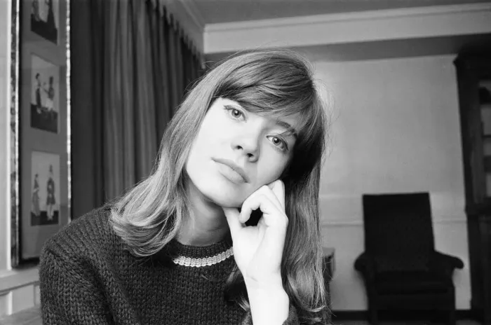 Framed Print : Francoise Hardy, french singer aged 19 years old, in the UK to promote four new records Framed Print : Francoise Hardy, french singer aged 19 years old, in the UK to promote four new records