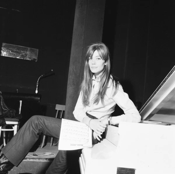 Francoise Hardy, french singer pictured rehearsing her