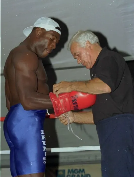 Framed Print : Frank Bruno trains in Las Vegas for his title fight with Mike Tyson with trainer George