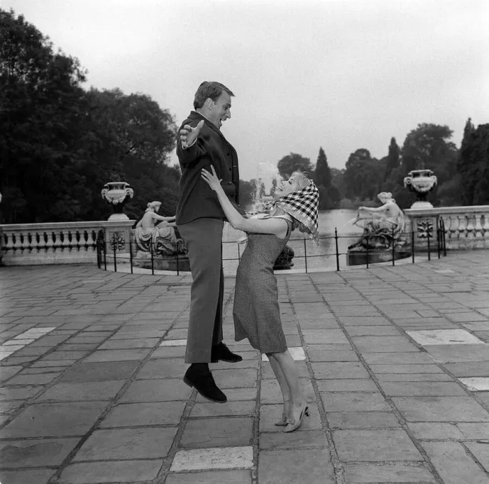 Framed Print : Frank Ifield singer with actress Annette Andre June 1965 in Kensington Gardens