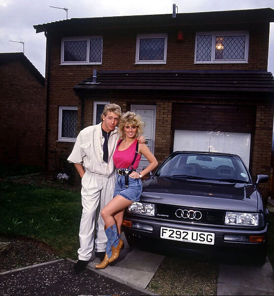 Frank McAvennie & Jenny Blyth outside their home 1989