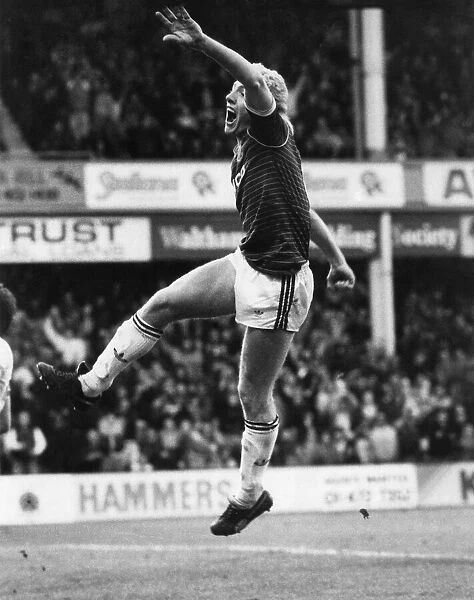 Frank McAvennie of West Ham United celebrates a goal. November 1985 P035461
