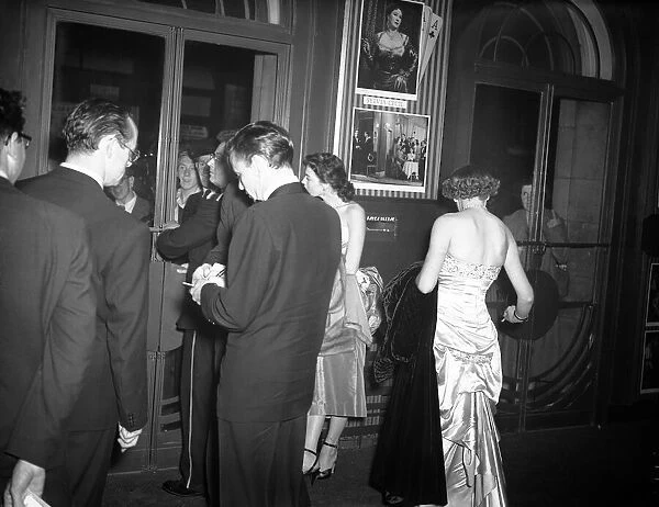 Frank Sinatra & Ava Gardner at Cambridge Theatre, London, Friday 7th July 1950