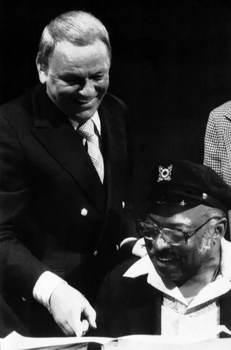 Framed Print : Frank Sinatra and count bassie preparing for Sinatras opening at New Yorks Uris theatreAÔé¼ Framed Print : Frank Sinatra and count bassie preparing for Sinatras opening at New Yorks Uris theatreAÔé¼