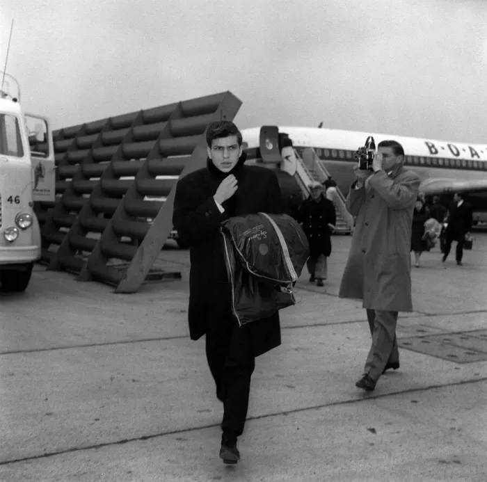 Framed Print : Frank Sinatra Jnr 1964 arriving at London Airport January 1964