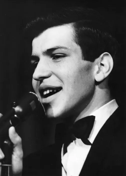 Framed Print : Frank Sinatra Jnr Singing